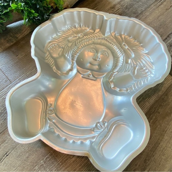 WILTON Vintage Cabbage Patch Kids Cake Pan, 1984 Made in Korea - Picture 7 of 10